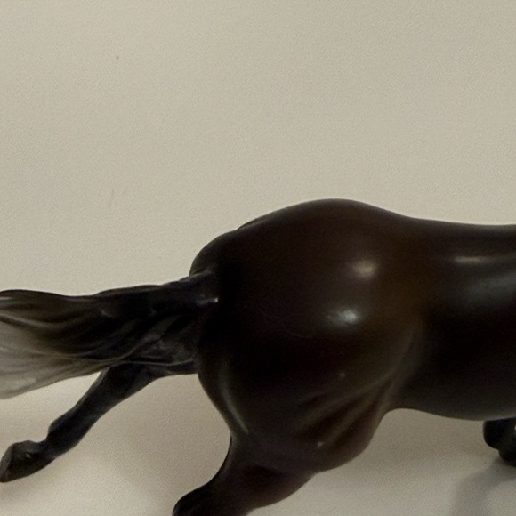 Elegant Brown galloping Breyer Stablemate Model Horse Figurine - Picture 3 of 7